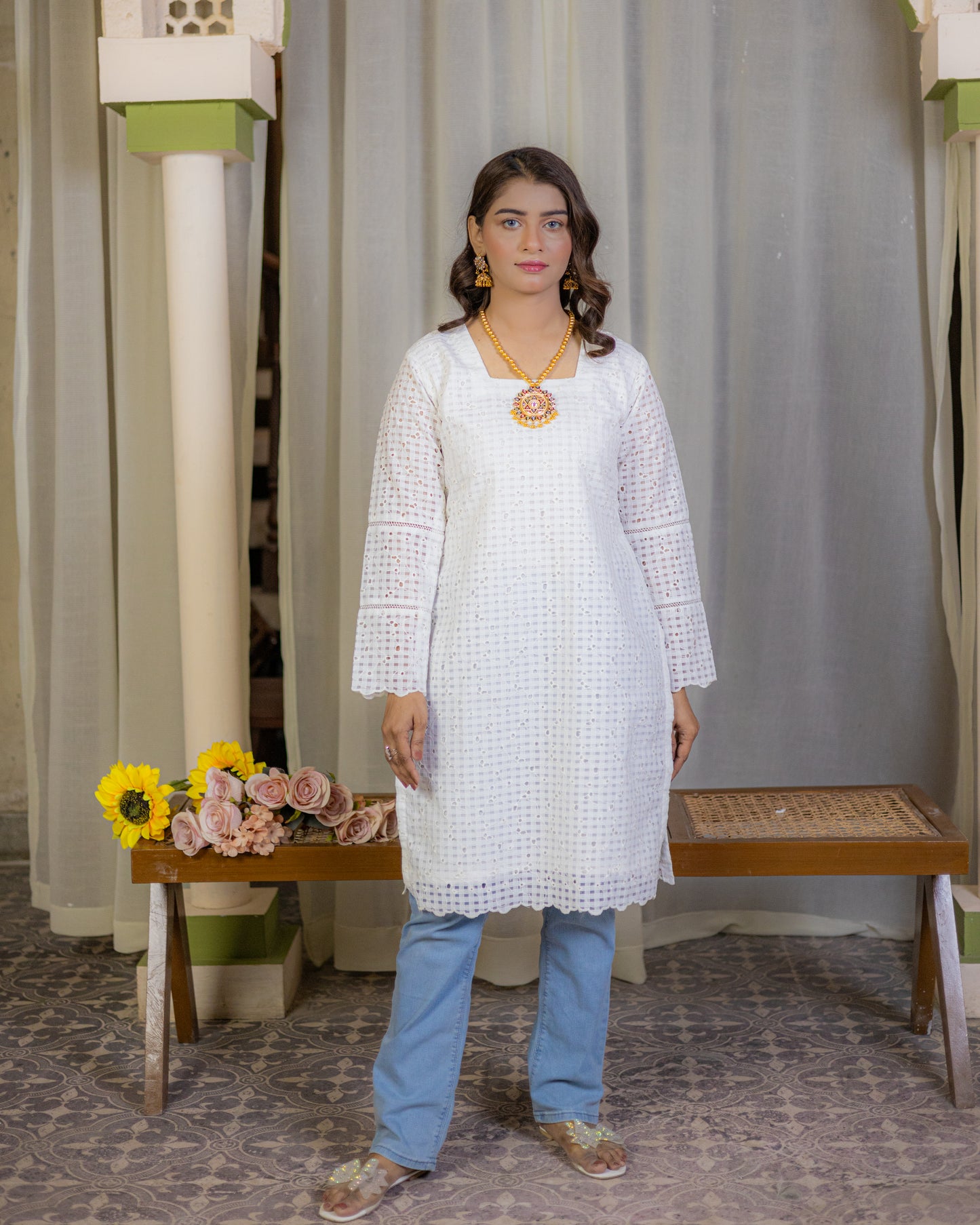 Elegant Kundan Maala availabe with jhumke