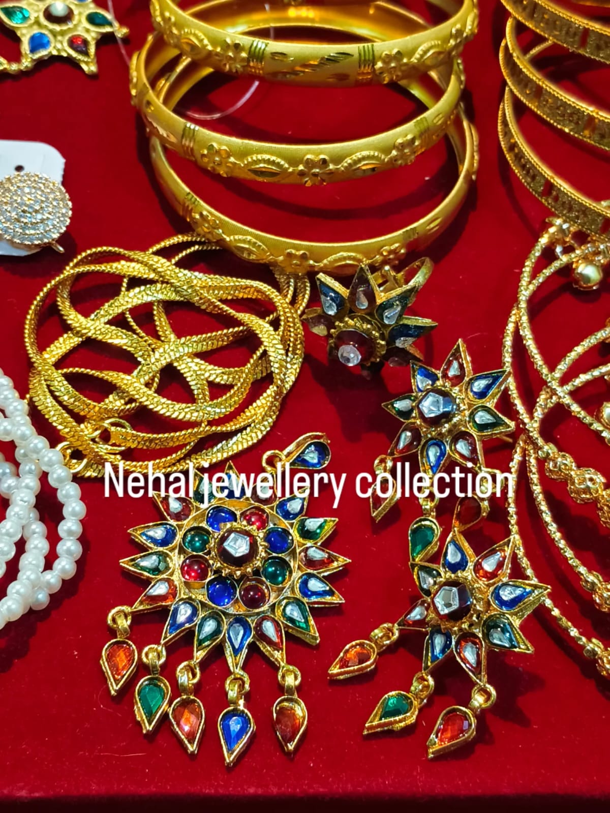 Traditional kundan locket set