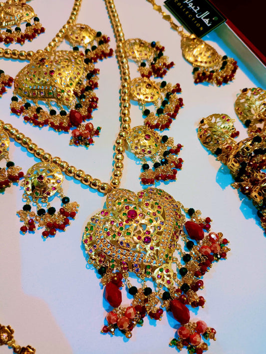 Beautifull Elegant Fanvy Dhuri set make on order for booking whats up